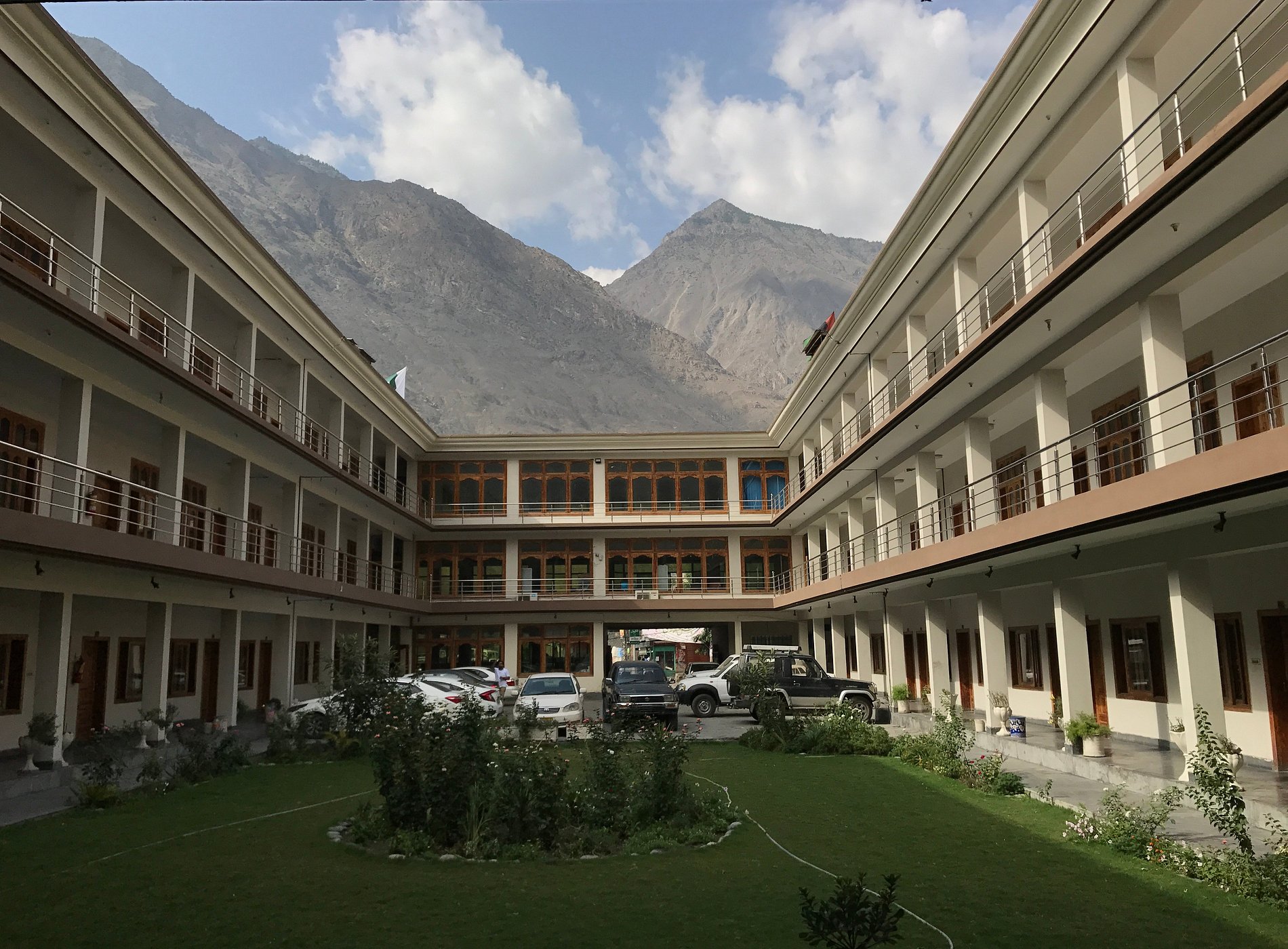 Hotel shaheen international