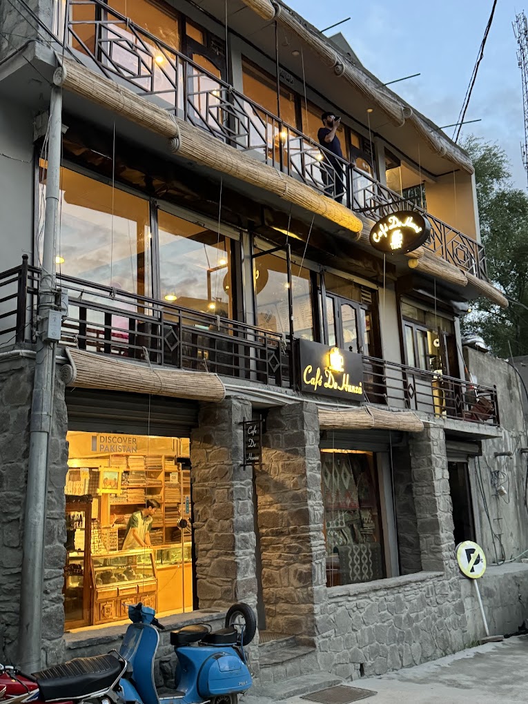 Cafe De Hunza