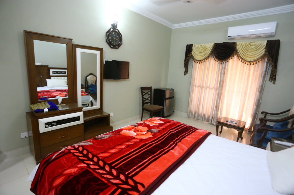 Lal Shahbaz Motel STDC