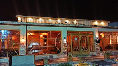 Cafe De Champs