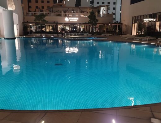Al Jaddaf Rotana Suite Hotel
