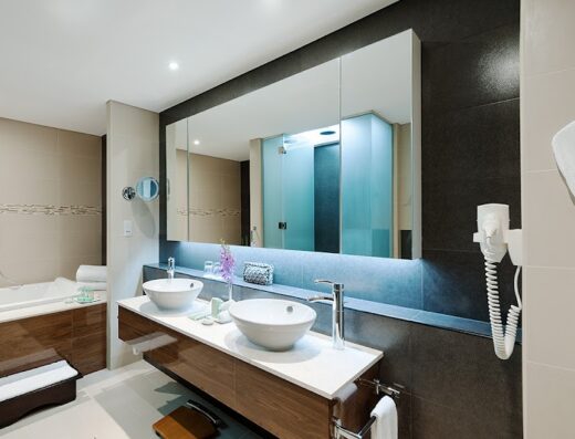 Carlton Downtown Hotel