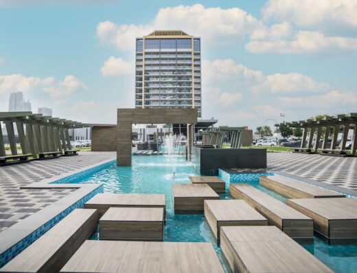 Hotel Holiday International