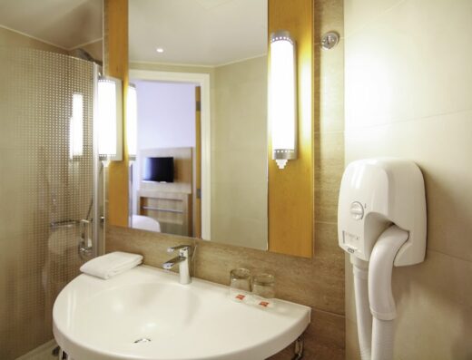 ibis One Central