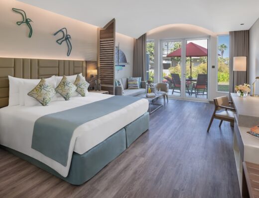 JA Palm Tree Court